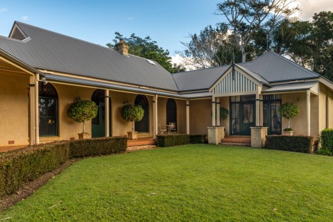 Victoria's At Ewingsdale
