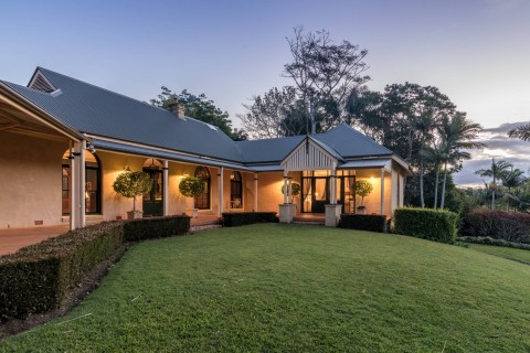 Victoria's At Ewingsdale