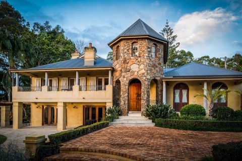 Victoria's At Ewingsdale
