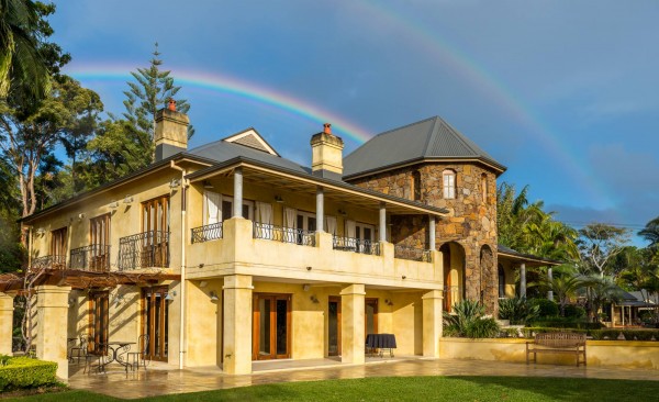 Victoria's At Ewingsdale